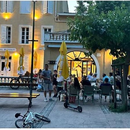 La Roquebrussanne Hotel De La Loube מראה חיצוני תמונה
