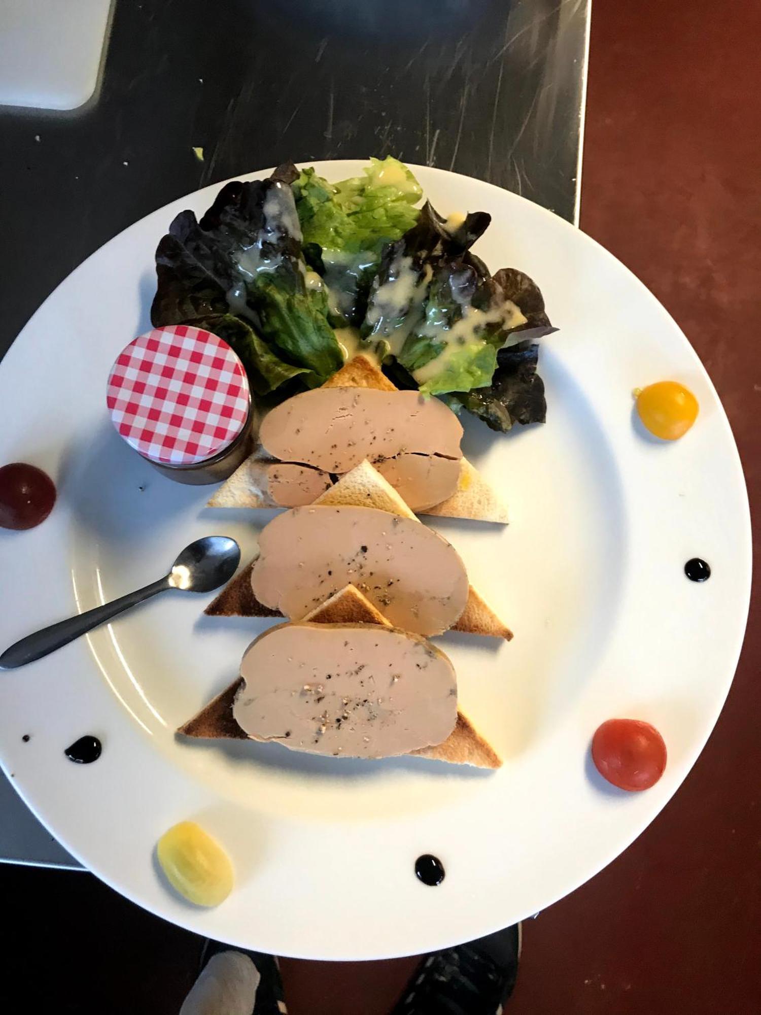 La Roquebrussanne Hotel De La Loube מראה חיצוני תמונה