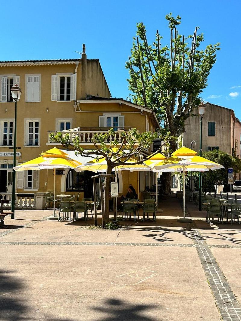 La Roquebrussanne Hotel De La Loube מראה חיצוני תמונה